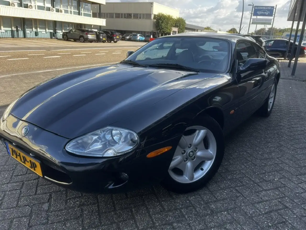 Jaguar XK8 4.0 V8 Coupé perfect onderhouden, foto 1