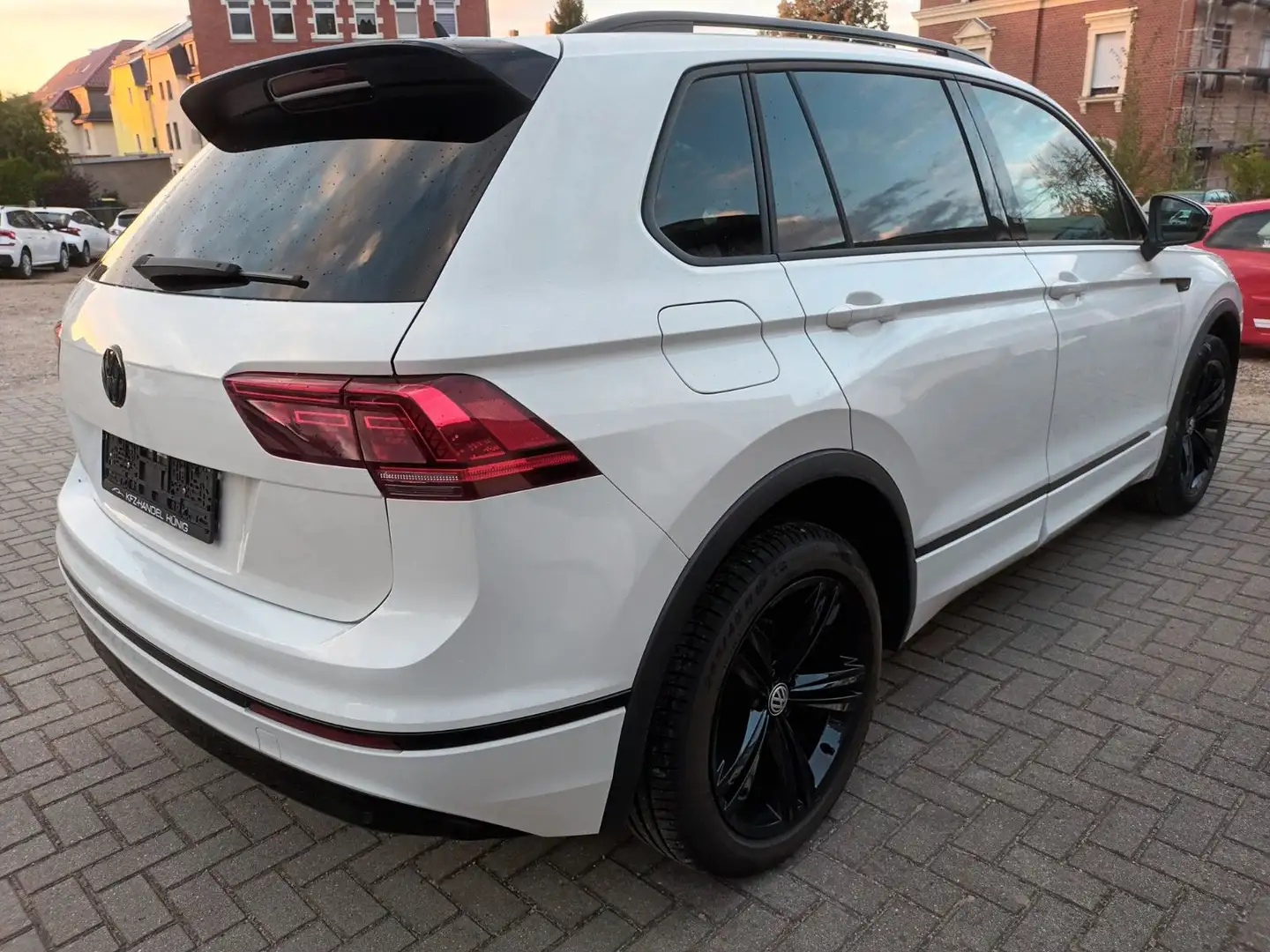 Volkswagen Tiguan TIGUAN 2.0 TDI HIGHLINE 4MOTION R-LINE+LED+AHK!! Weiß - 2
