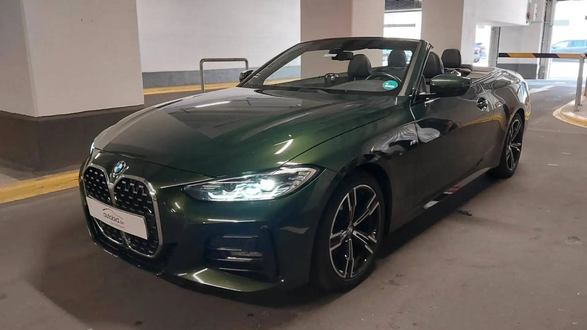 BMW 420 i Cabrio M Sport TMP ALARM RFK SHZ MemorySitz Grün - 2