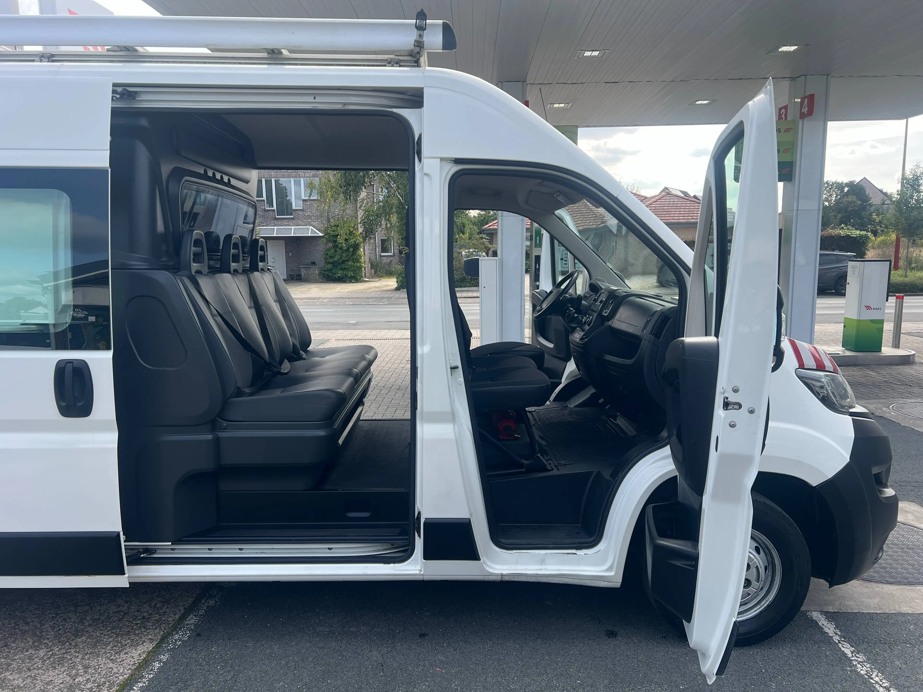 Peugeot Boxer 2.2 hdi / DUBBEL CABINE 6 pl /€ 15700+btw/tva// euro 6di