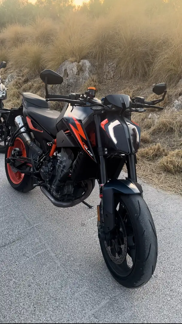 KTM 890 Duke R Nero - 1