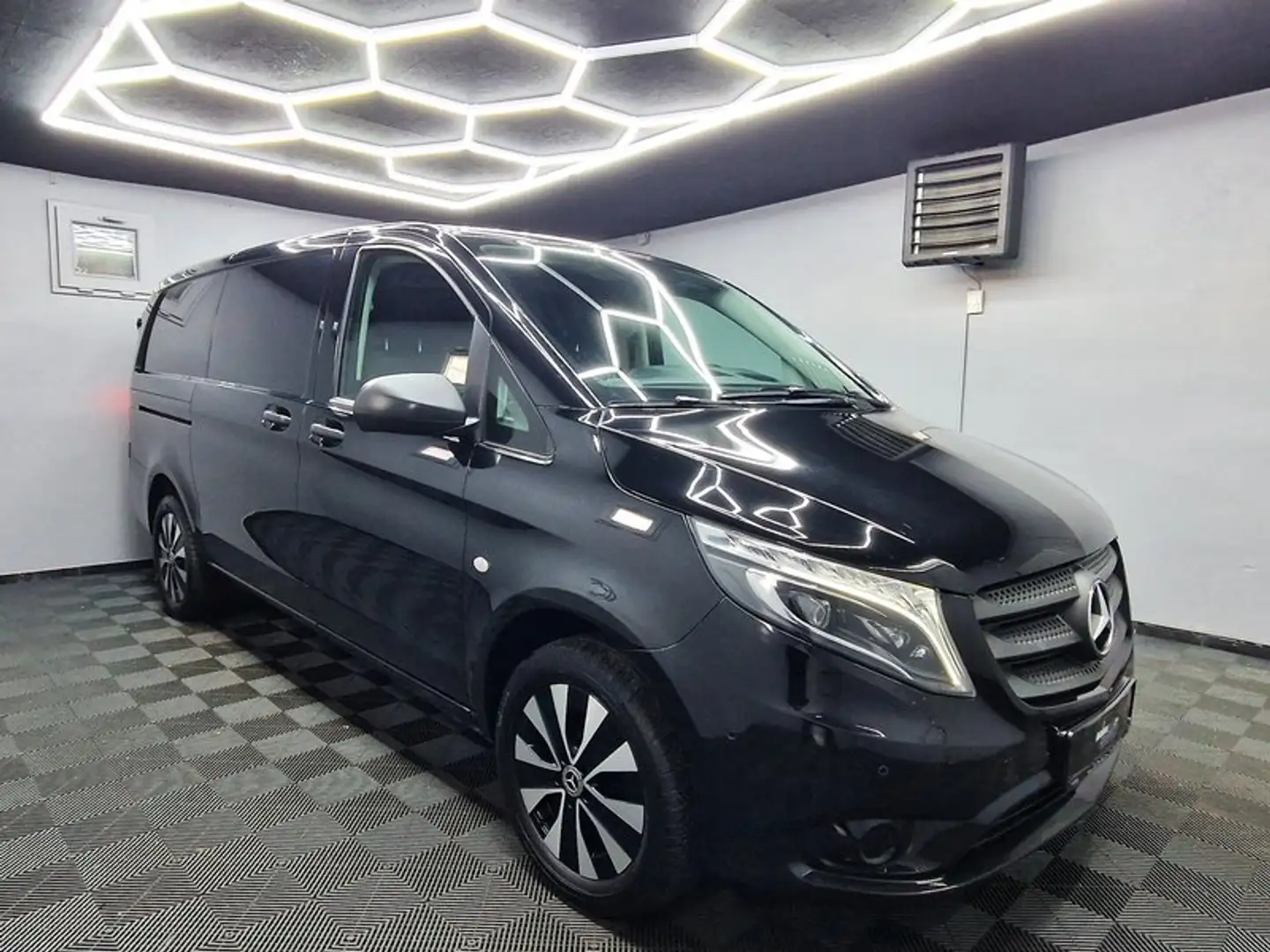 Mercedes-Benz Vito 119 CDI/BT 4x4 LANG|AUTOM|LED|STANDHEIZUNG Noir - 2
