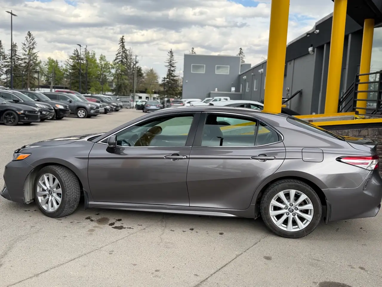 Toyota Camry снимка Toyota Camry