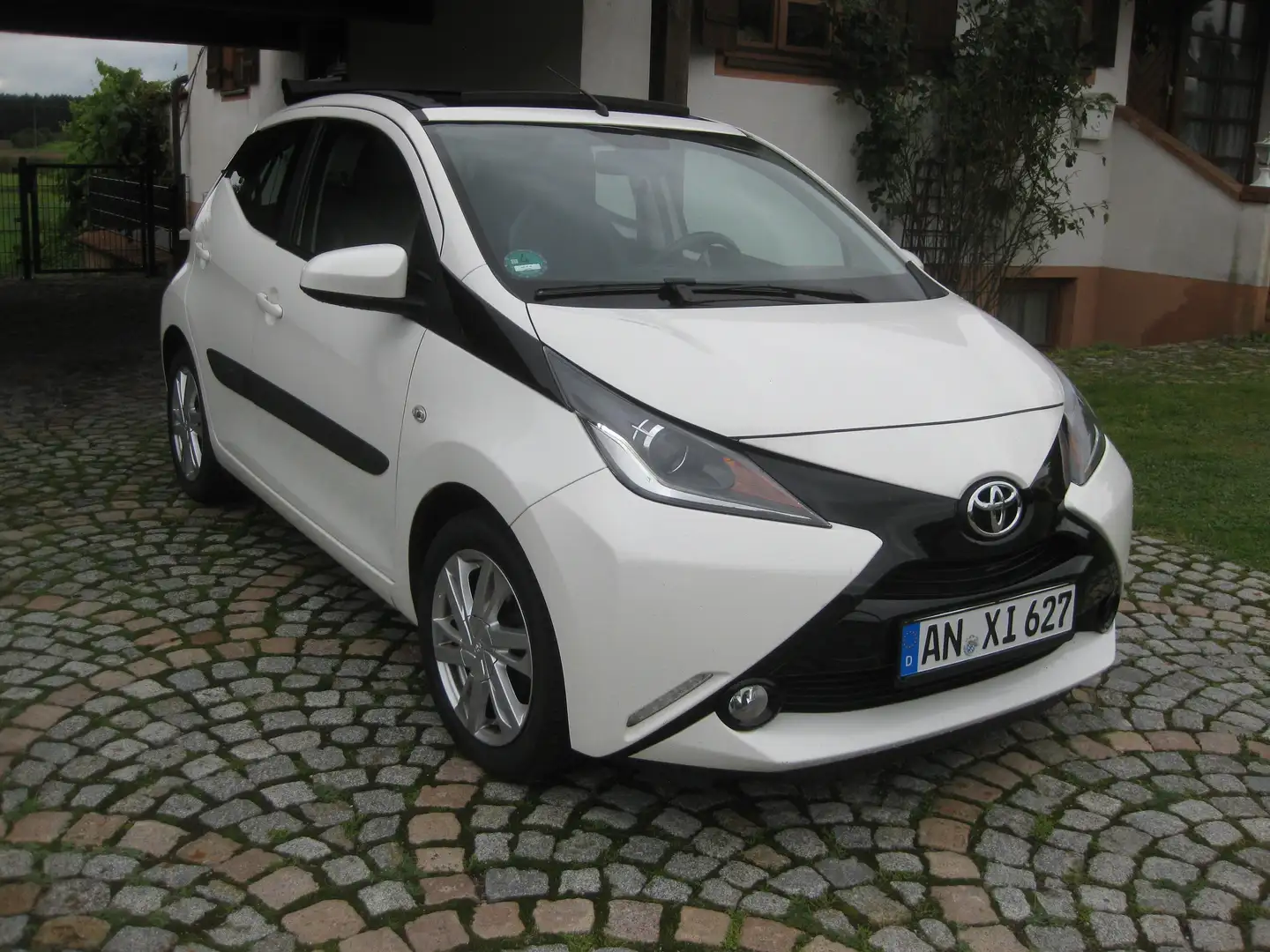 Toyota Aygo x-wave el. Faltdach Klima Kamera 5-Türen Weiß - 2
