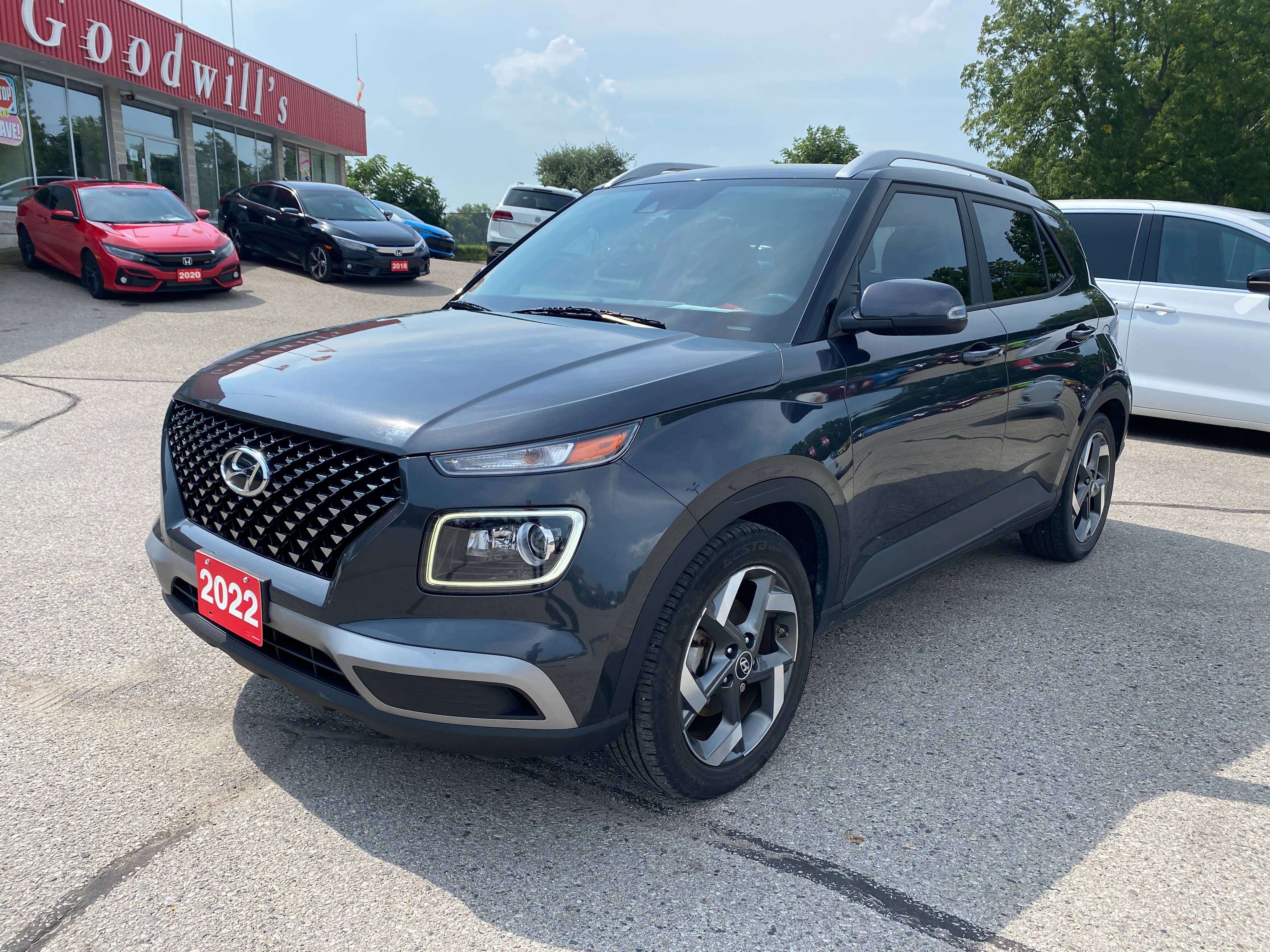 2022 Hyundai Venue ULTIMATE, CLEAN CARFAX, LOCAL TRADE, GREAT MILEAGE — снимка 1