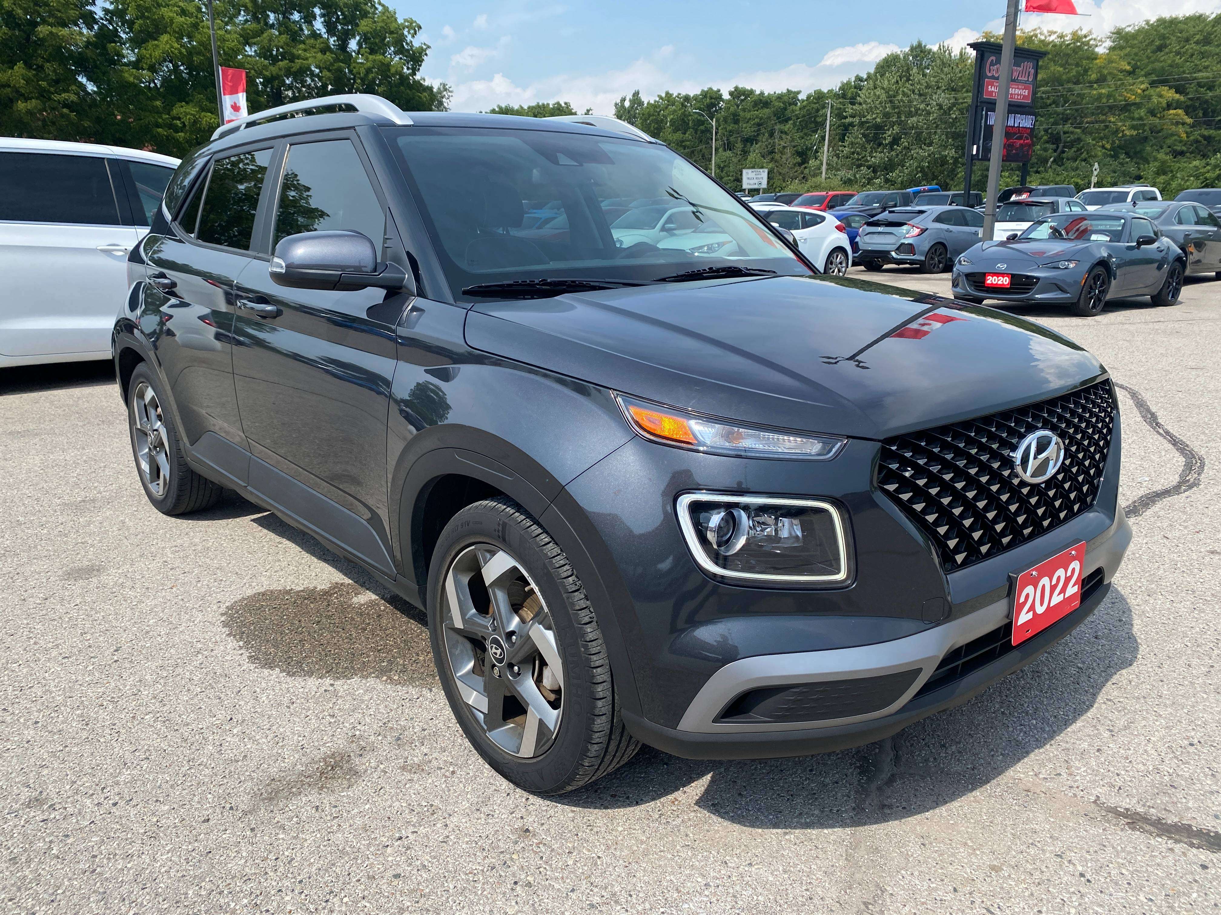 2022 Hyundai Venue ULTIMATE, CLEAN CARFAX, LOCAL TRADE, GREAT MILEAGE — снимка 1