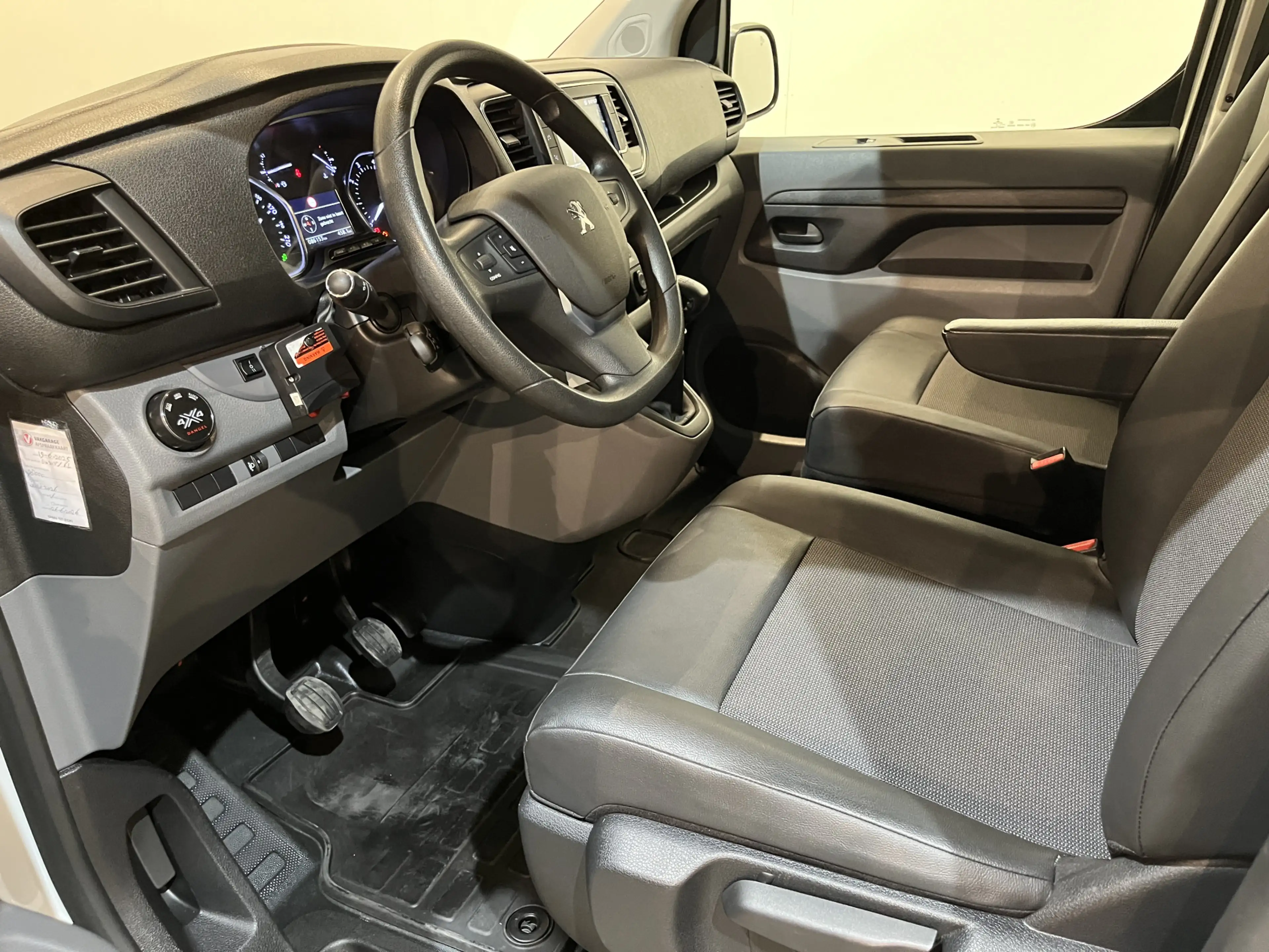 Peugeot Expert 2.0 BlueHDI 120 PK Premium Pack Dangel 4X4 Service — photo 7