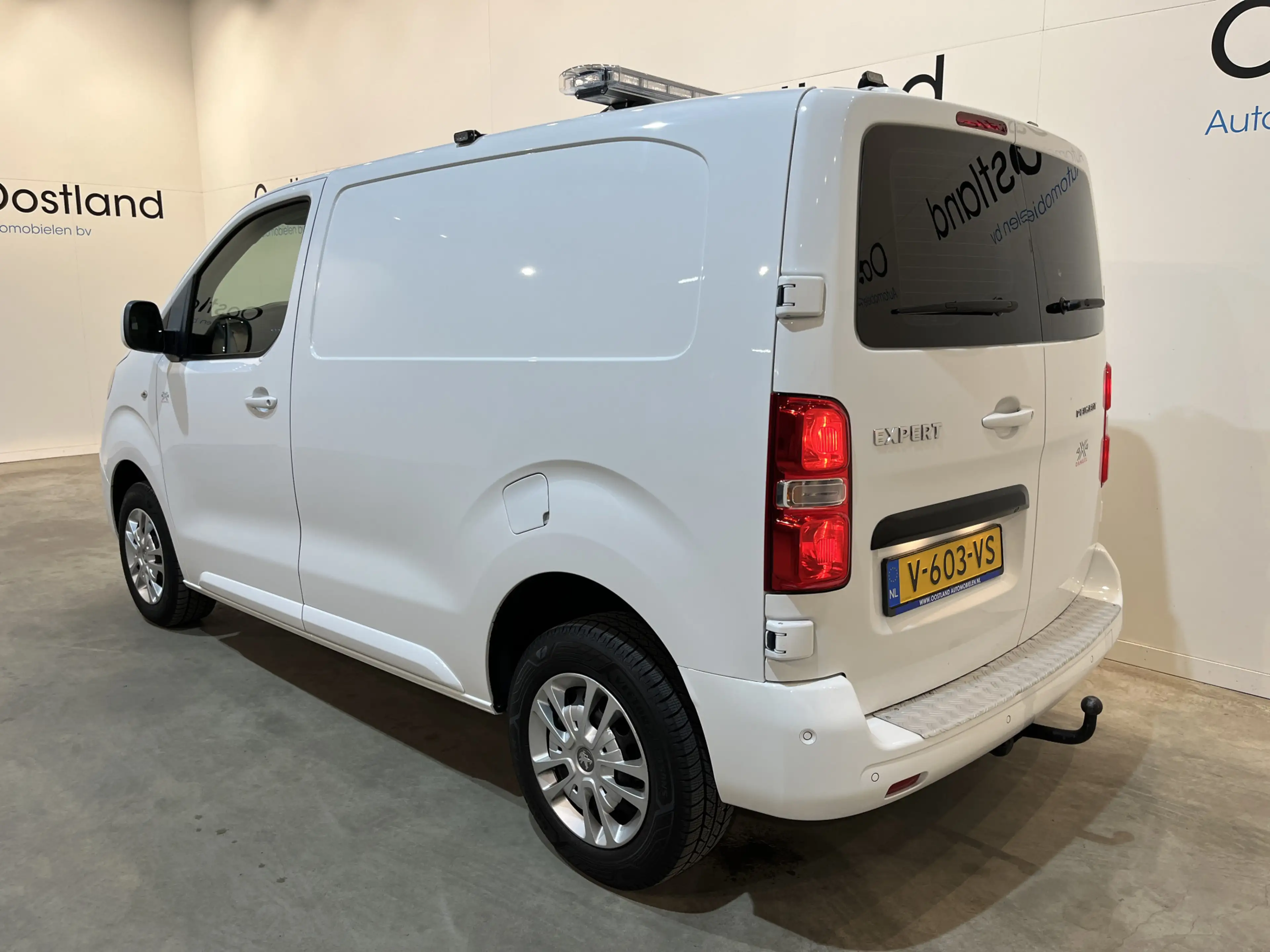 Peugeot Expert 2.0 BlueHDI 120 PK Premium Pack Dangel 4X4 Service — photo 6