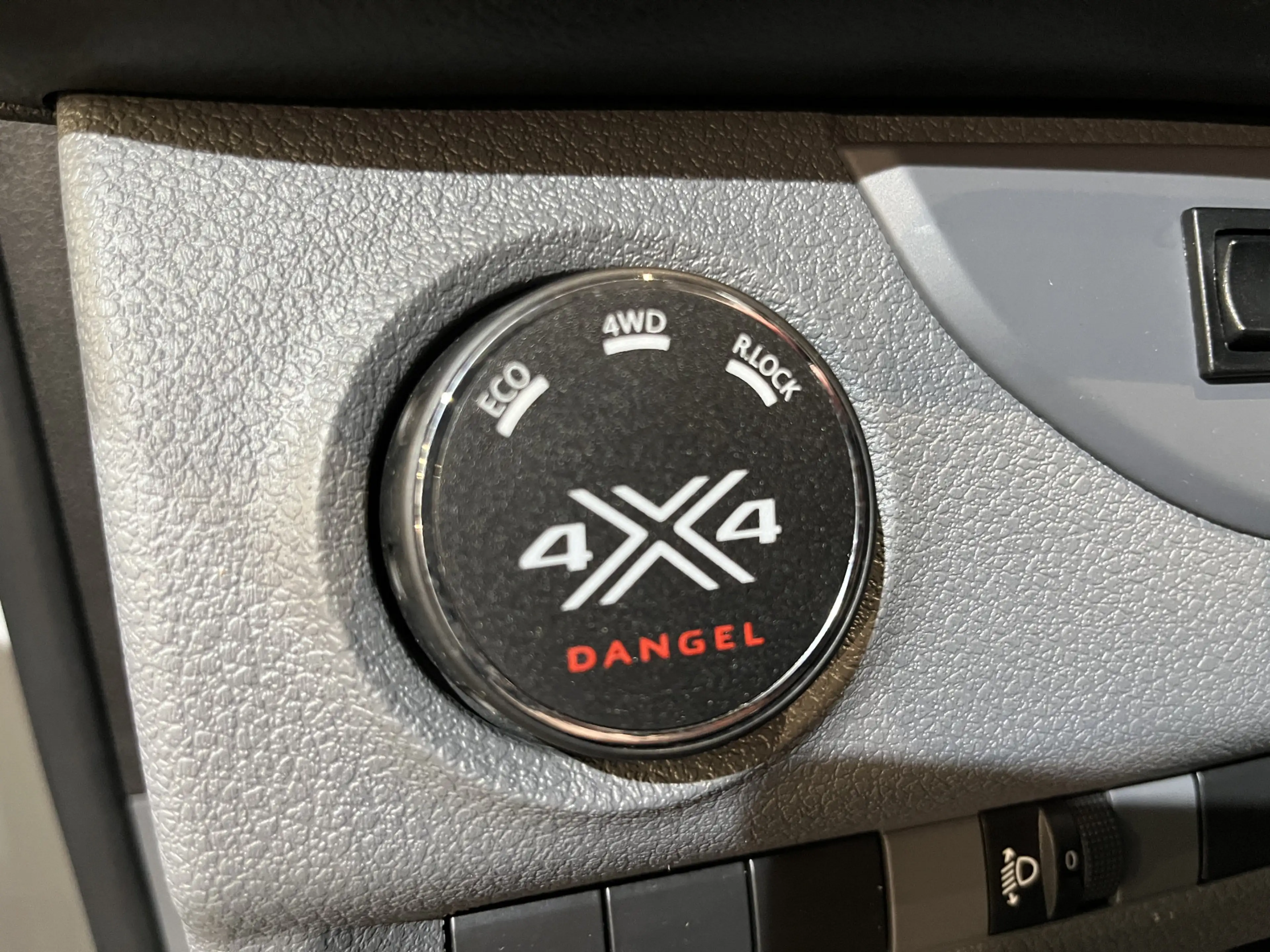 Peugeot Expert 2.0 BlueHDI 120 PK Premium Pack Dangel 4X4 Service — photo 14
