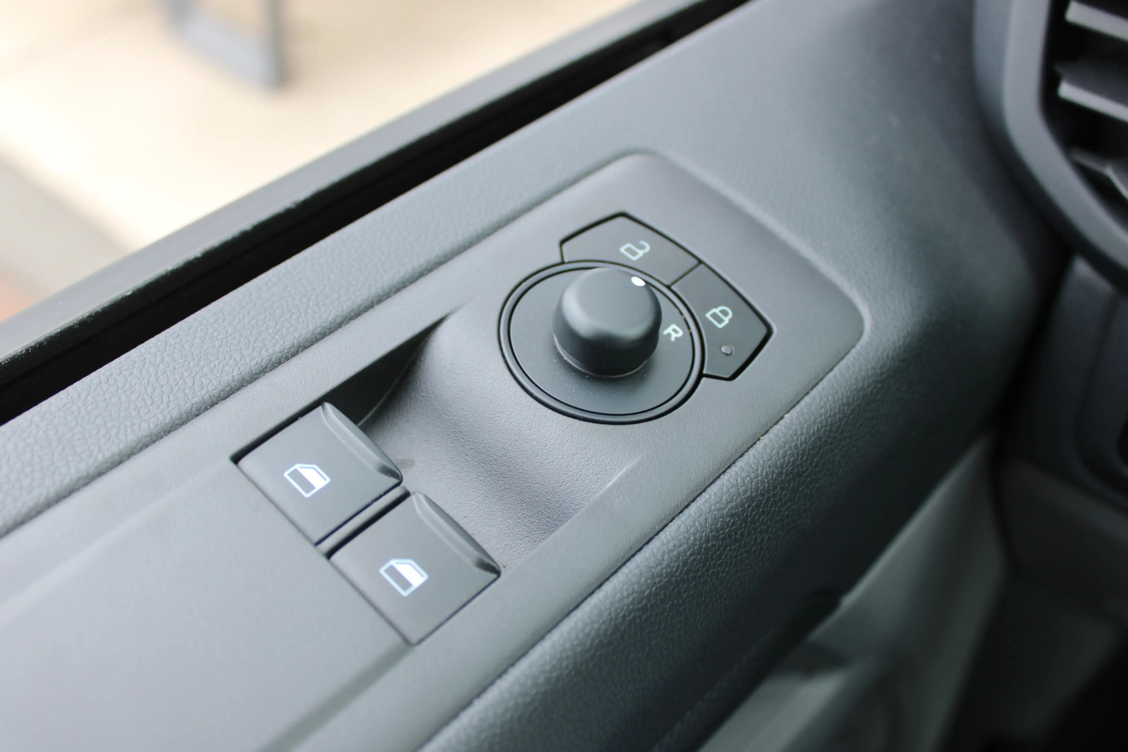 Ford E-Transit Cust. 320 L2H1 Trend 71 kWh DC |TREKHAAK|LED|CAMER — photo 29