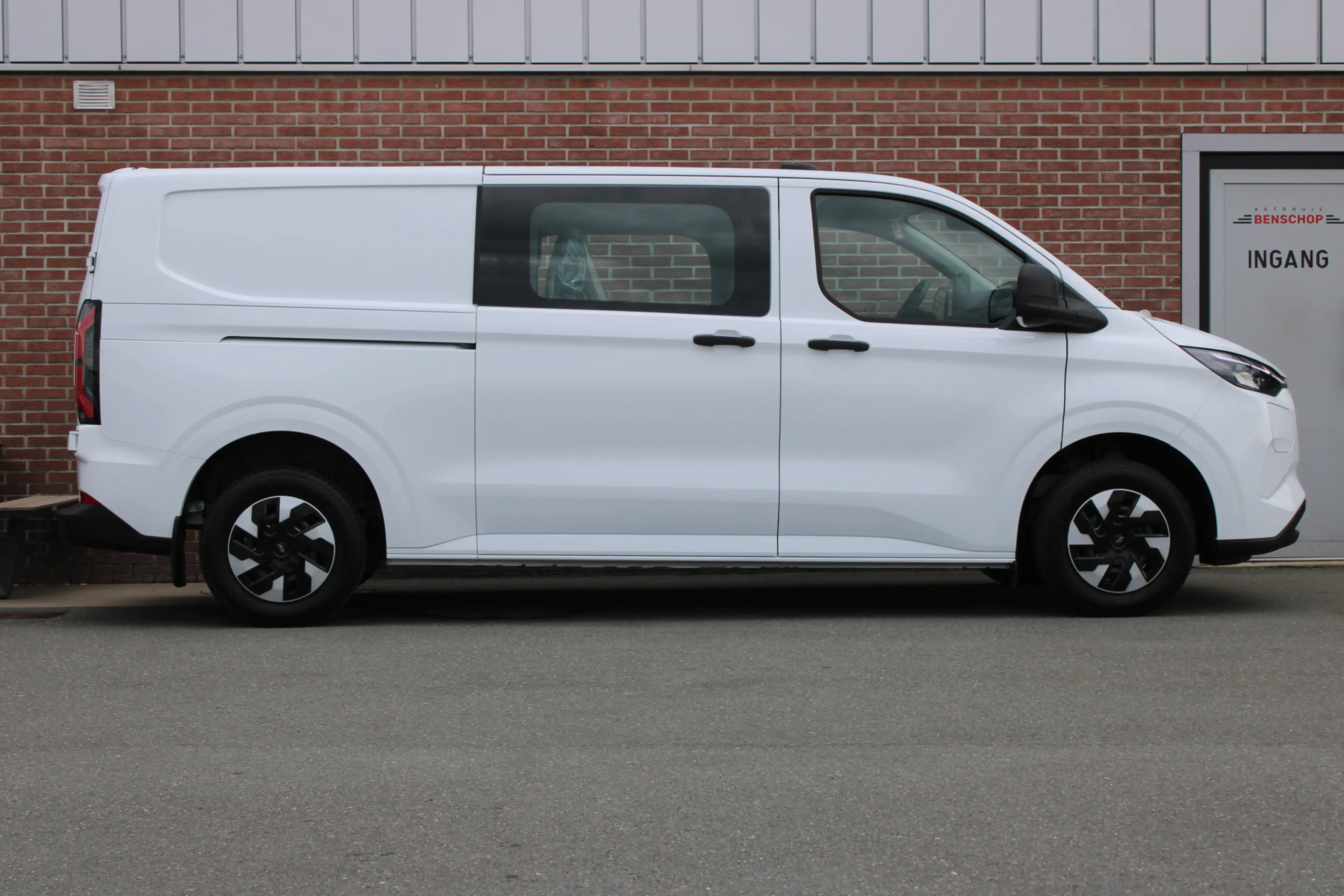 Ford E-Transit Cust. 320 L2H1 Trend 71 kWh DC |TREKHAAK|LED|CAMER — photo 15