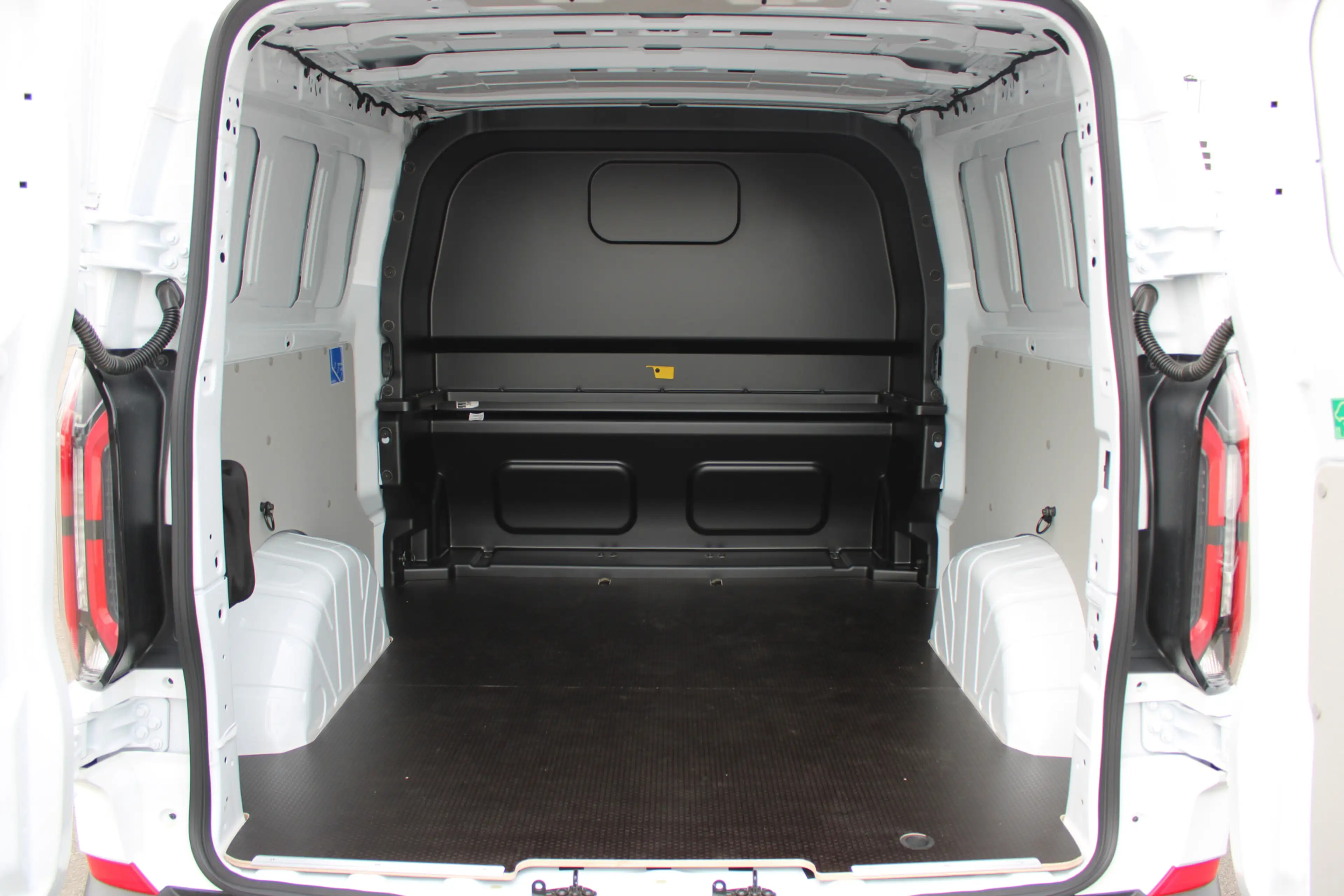 Ford E-Transit Cust. 320 L2H1 Trend 71 kWh DC |TREKHAAK|LED|CAMER — photo 17