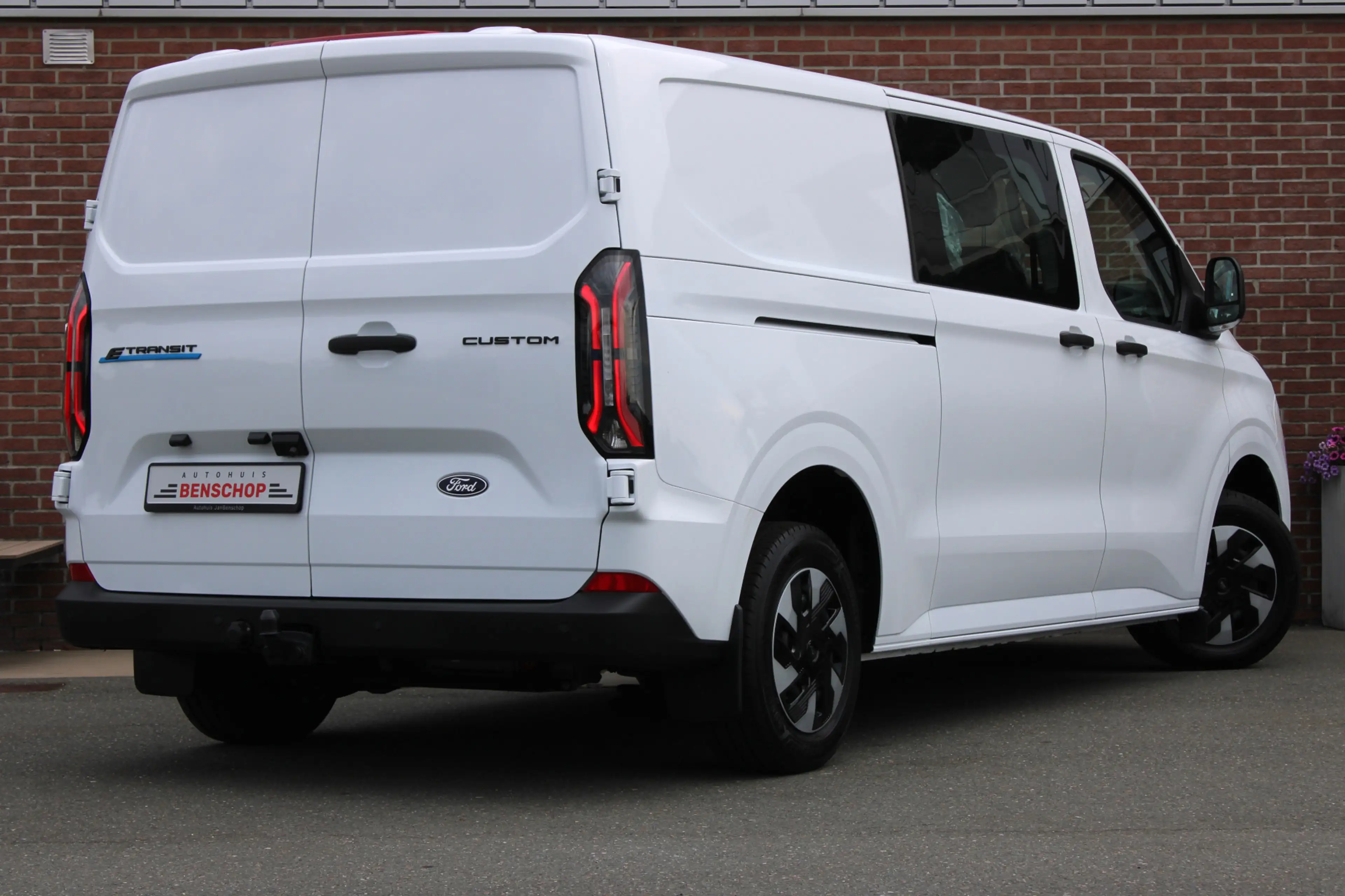 Ford E-Transit Cust. 320 L2H1 Trend 71 kWh DC |TREKHAAK|LED|CAMER — photo 2