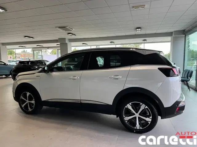 Peugeot 3008 view 4
