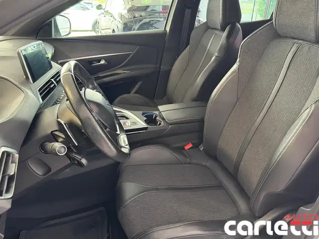 Peugeot 3008 view 13