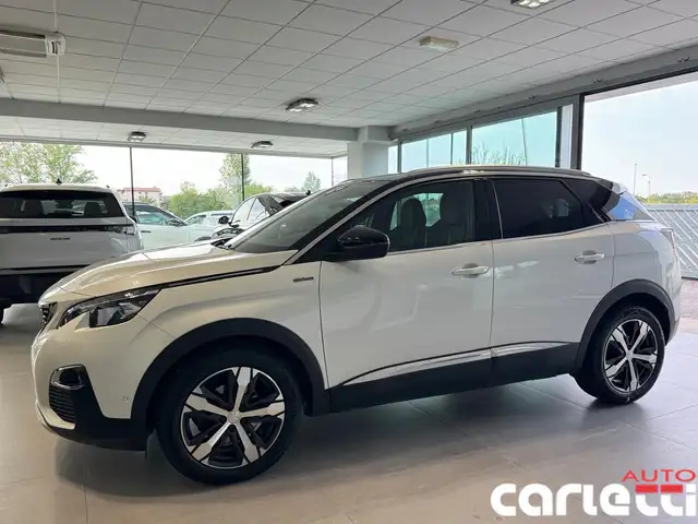Peugeot 3008 view 2