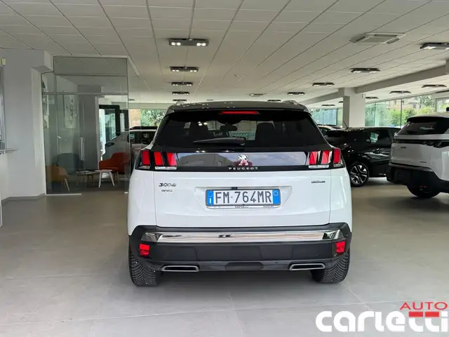 Peugeot 3008 view 6