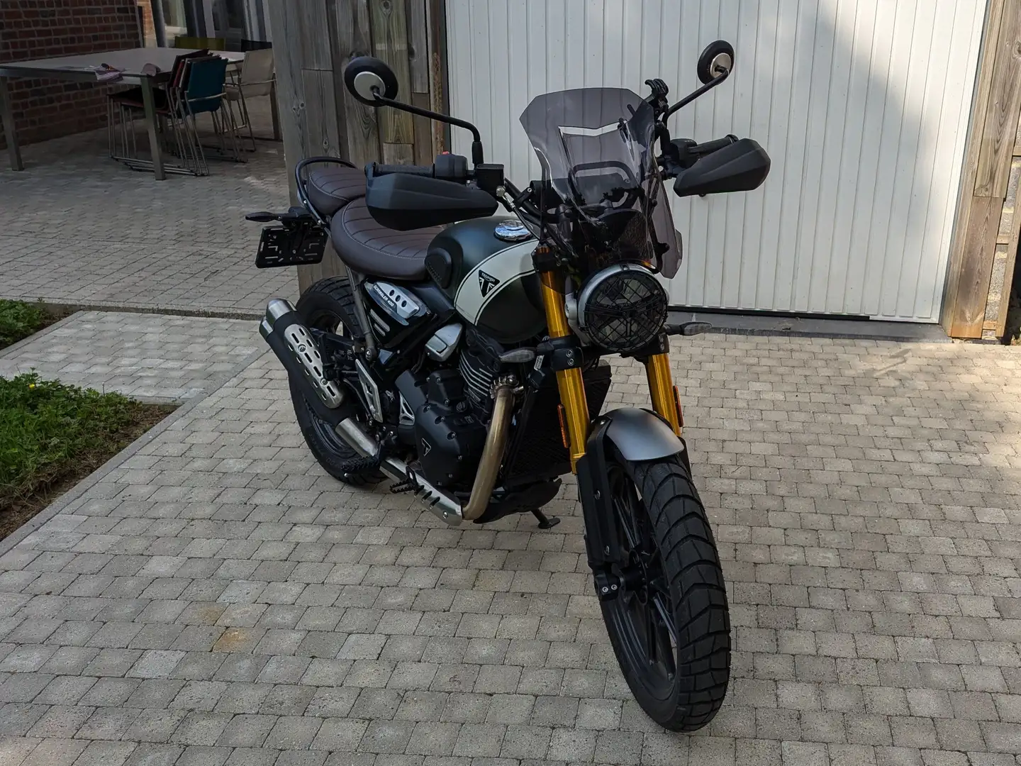 Triumph Scrambler 400 X Green - 1