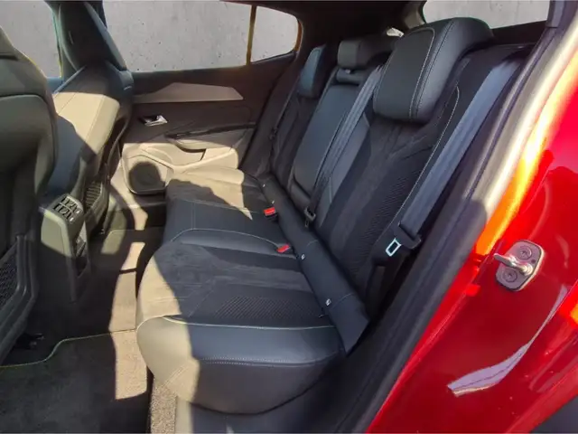 Peugeot 408 view 8