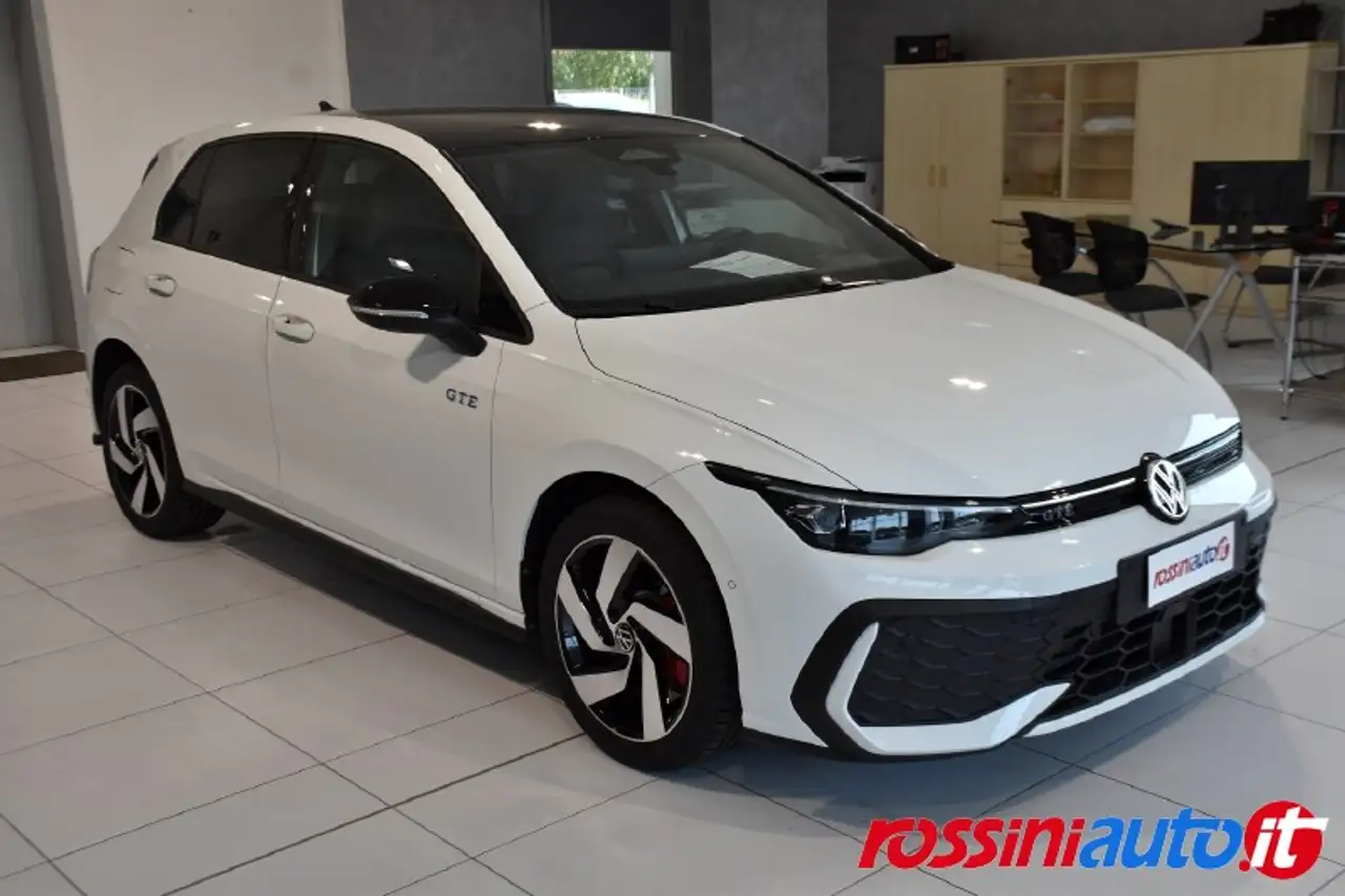 2025 Volkswagen Golf GTE 8.5 1.5 E-HYBRID 272 CV DSG + DCC + R17 BI-COLOR+ TECH PACK + AREA VIEW + HEAD UP DISPLAY + WINTER PACK, photograph 3