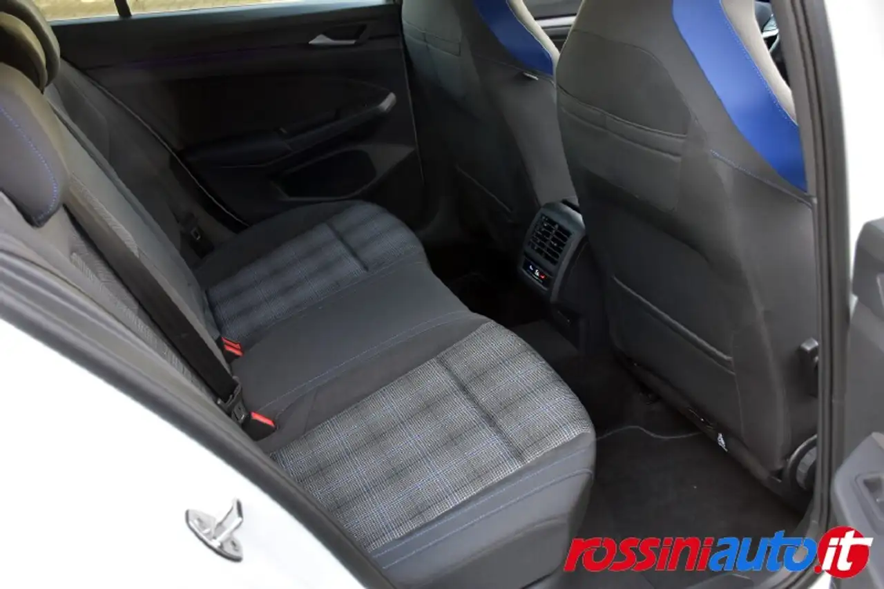 2025 Volkswagen Golf GTE 8.5 1.5 E-HYBRID 272 CV DSG + DCC + R17 BI-COLOR+ TECH PACK + AREA VIEW + HEAD UP DISPLAY + WINTER PACK, photograph 6