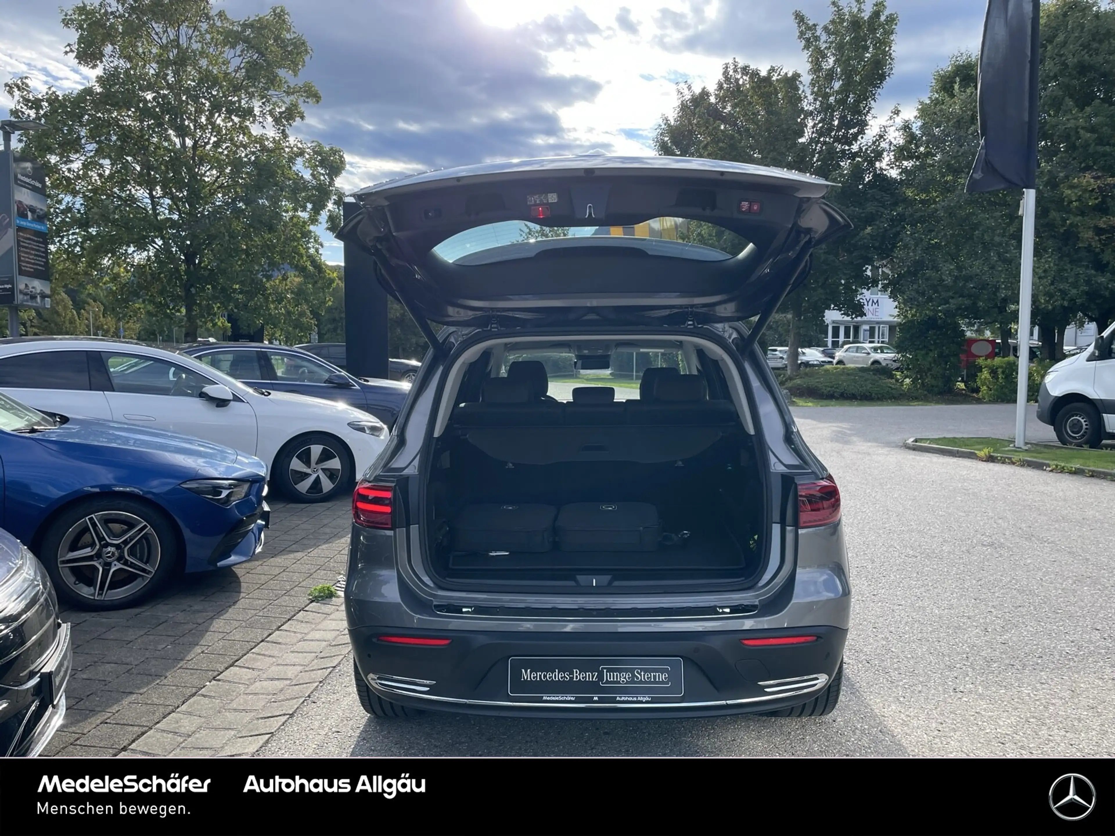 Mercedes-Benz EQB 350 EQB 350 4M Progressive Fahr-Assi 360° KeylessGO — photo 8