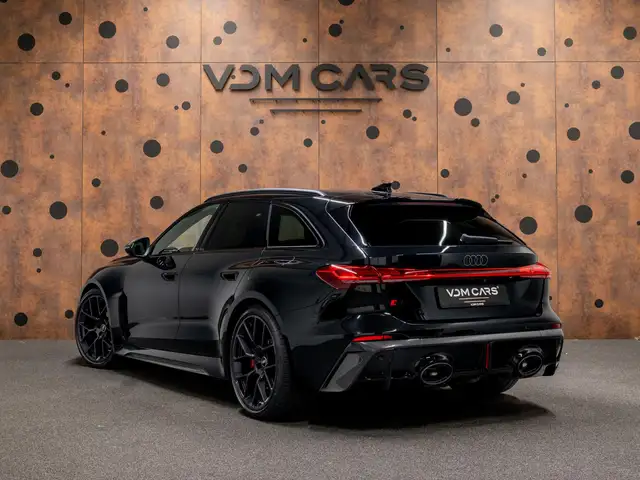 Audi RS5 view 3