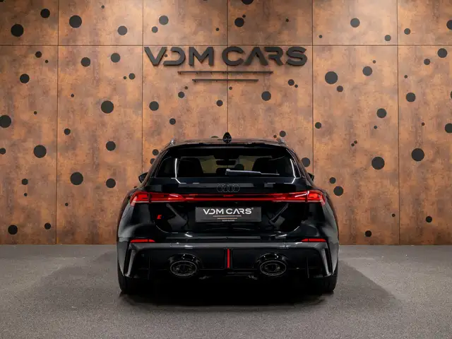 Audi RS5 view 4