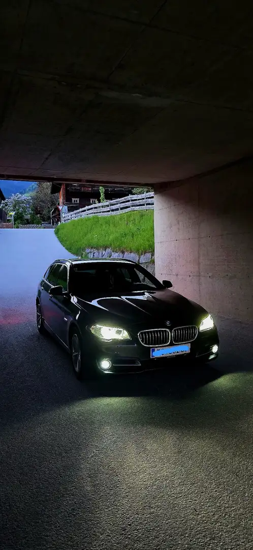 BMW 528 528i xDrive Touring Aut. Luxury Line - 2