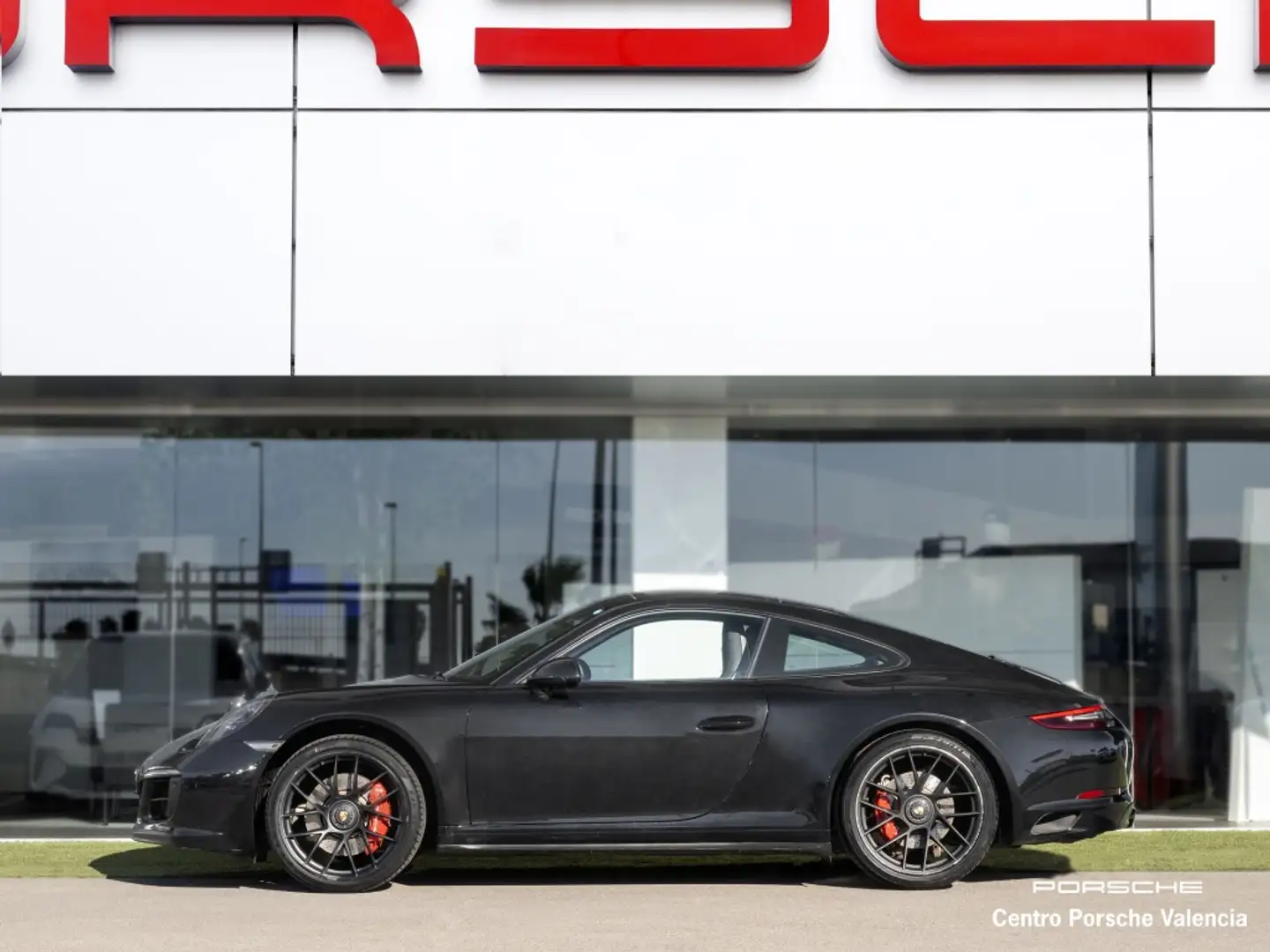 Porsche 991 Carrera 4 GTS Coupé PDK Negro - 2