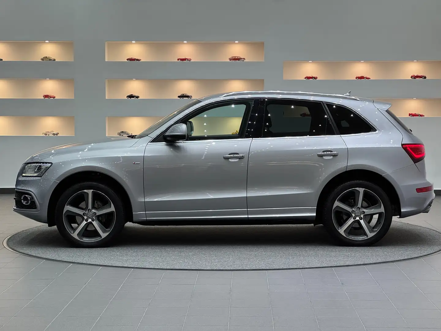 Audi Q5 2.0 TDI quattro S-line *Kamera*AHK schwenkbar* Silber - 2