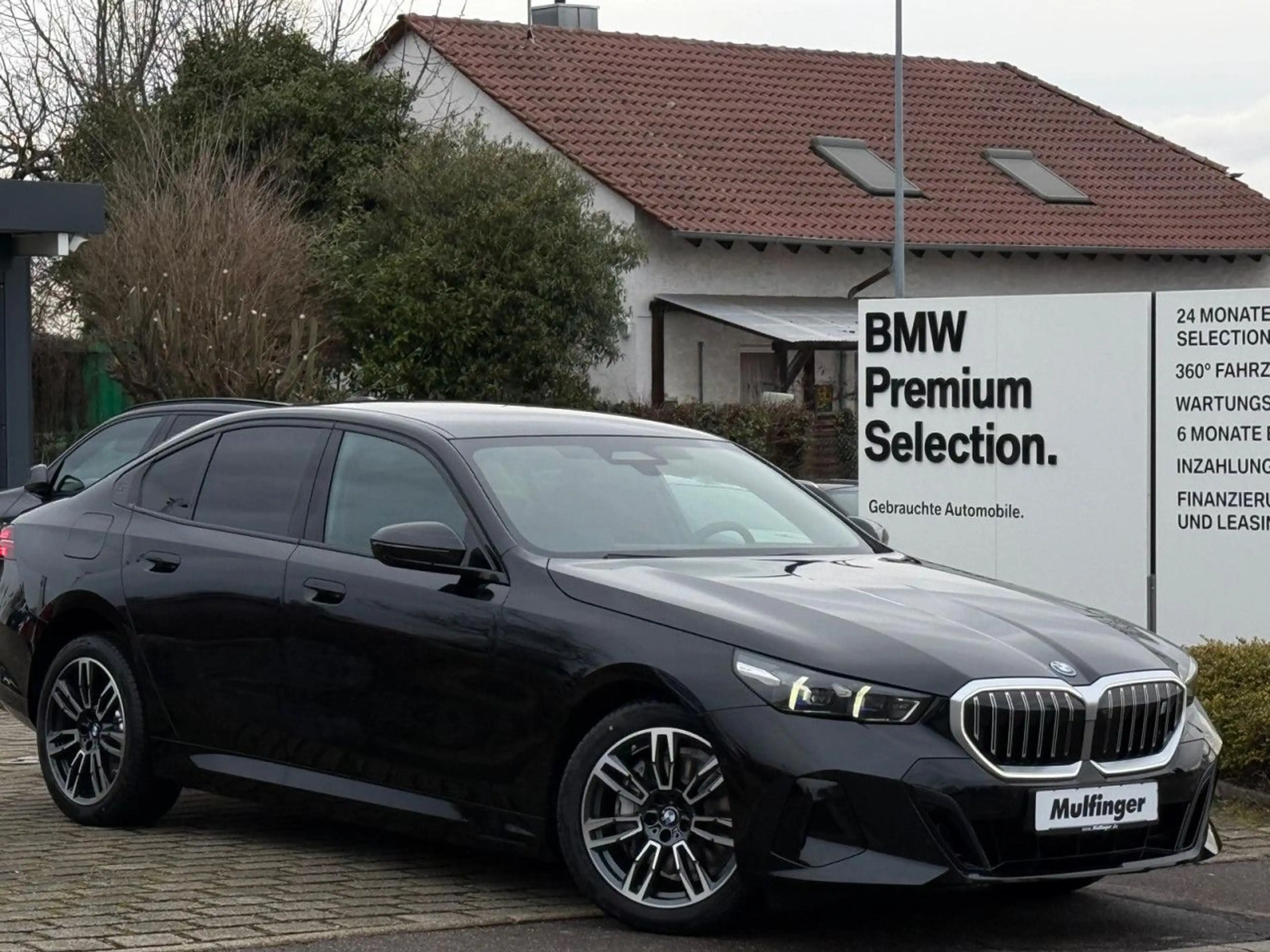 BMW i5 e40 M Sport Iconic HUD ACC SurView Ha/Ka.AHK — photo 2