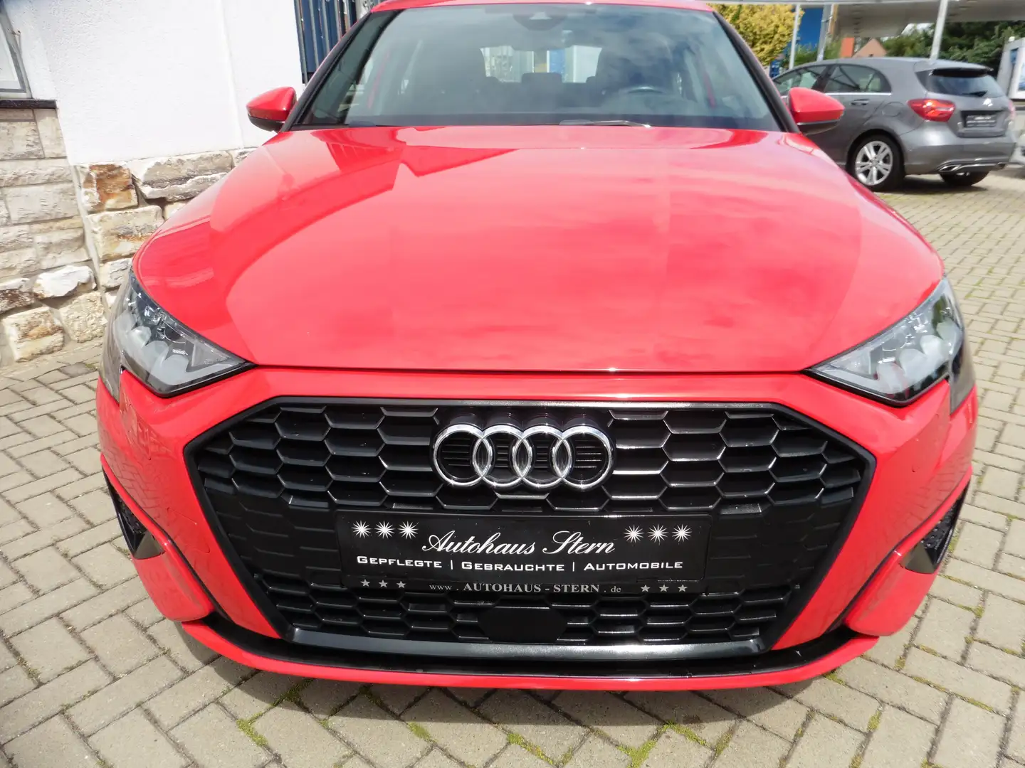 Audi A3 30 TFSI Sportback*LED*NAVI*PDC*Volldigital... Rot - 2