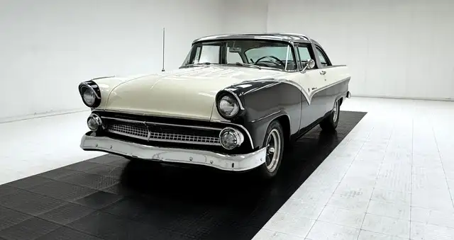 Ford Fairlane Crown Victoria 2 Door Hardtop