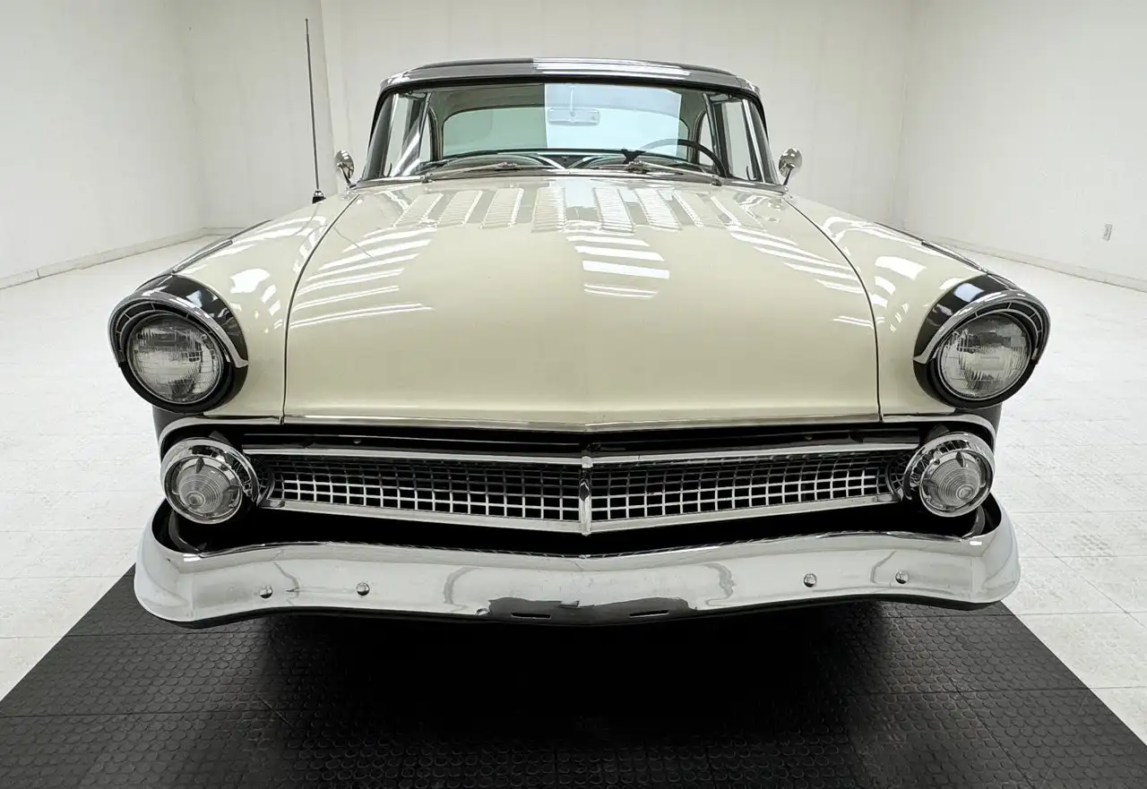 Ford Fairlane Crown Victoria 2 Door Hardtop, foto 8