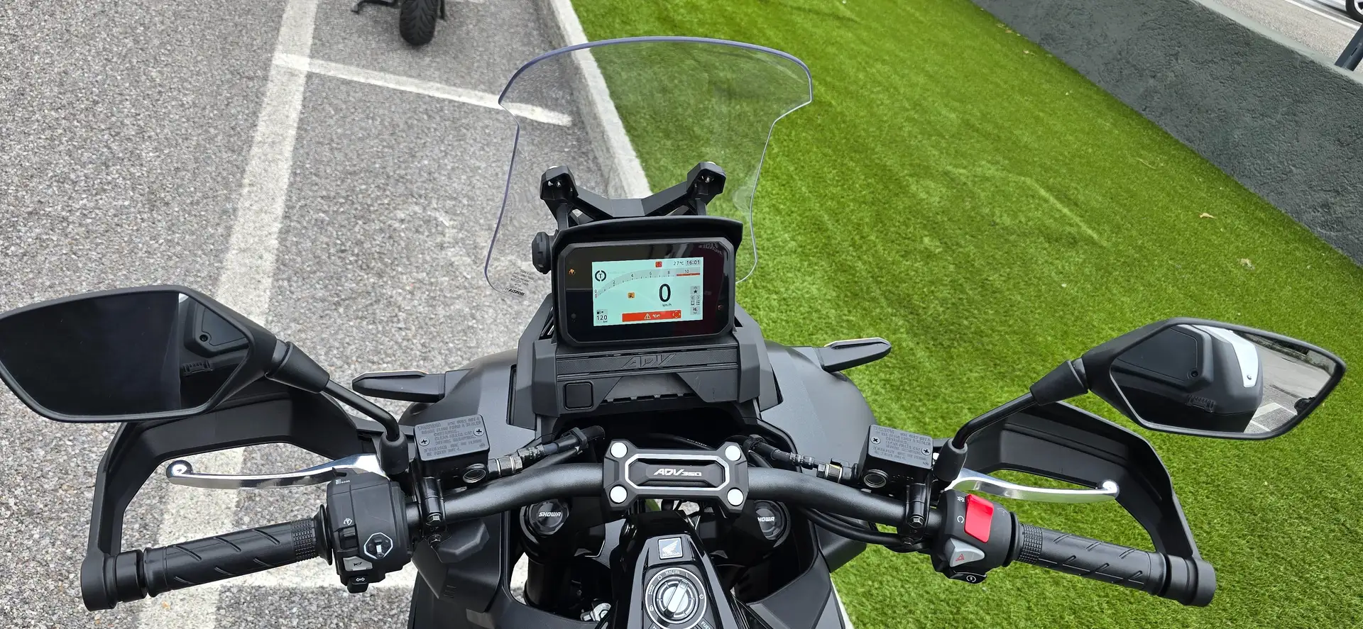 Honda ADV 350 Special Edition 2025 - 1