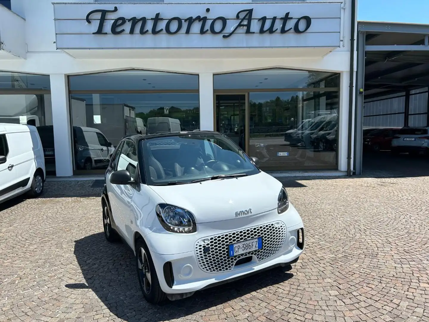 smart forTwo EQ cabrio Passion Weiß - 1