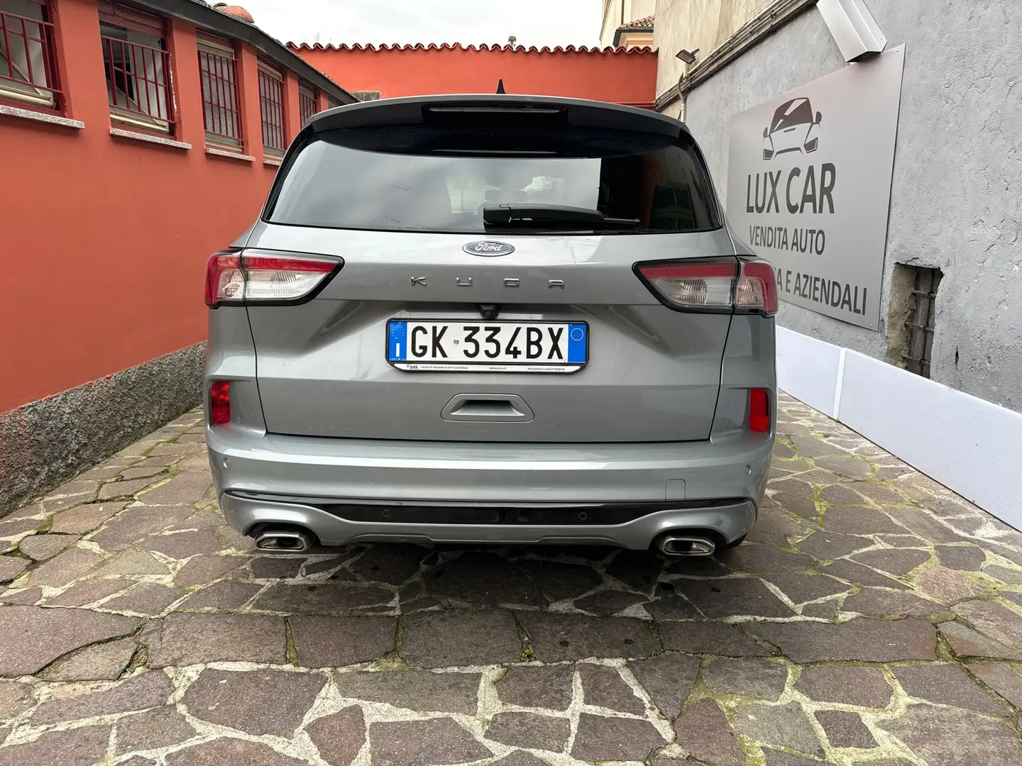 Ford Kuga 1.5 ecoblue ST-Line X 2wd 120cv auto Grigio - 2