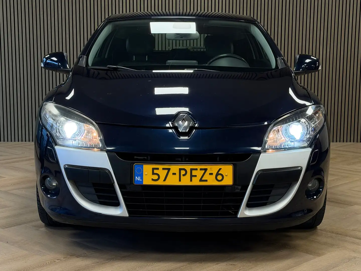 Renault Megane Coupé 2.0 Privilège AUT. NAVI PARKEERSENSOREN VOOR Blau - 2