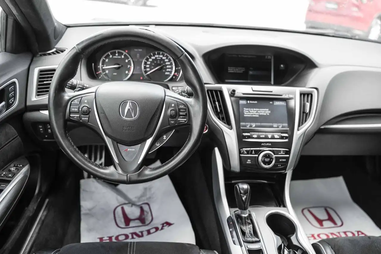 Acura TLX снимка Acura TLX
