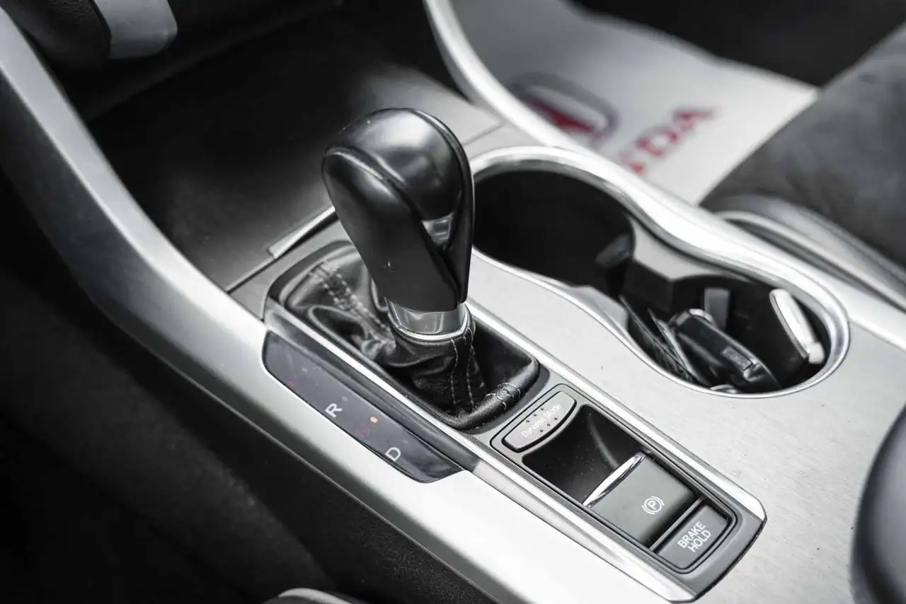 Acura TLX снимка Acura TLX