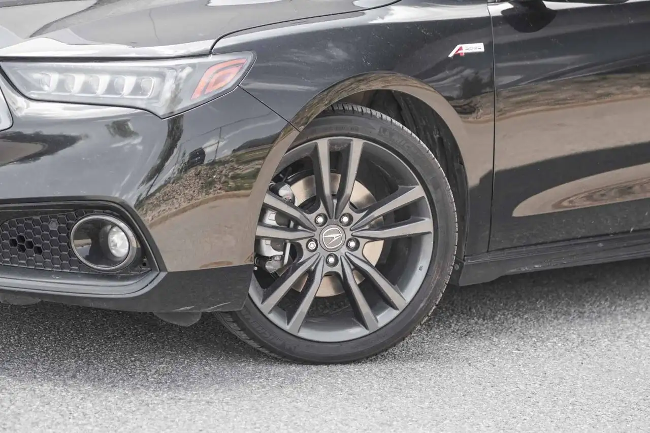 Acura TLX снимка Acura TLX