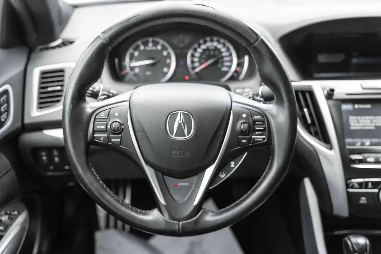 Acura TLX снимка Acura TLX