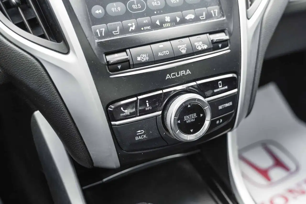 Acura TLX снимка Acura TLX