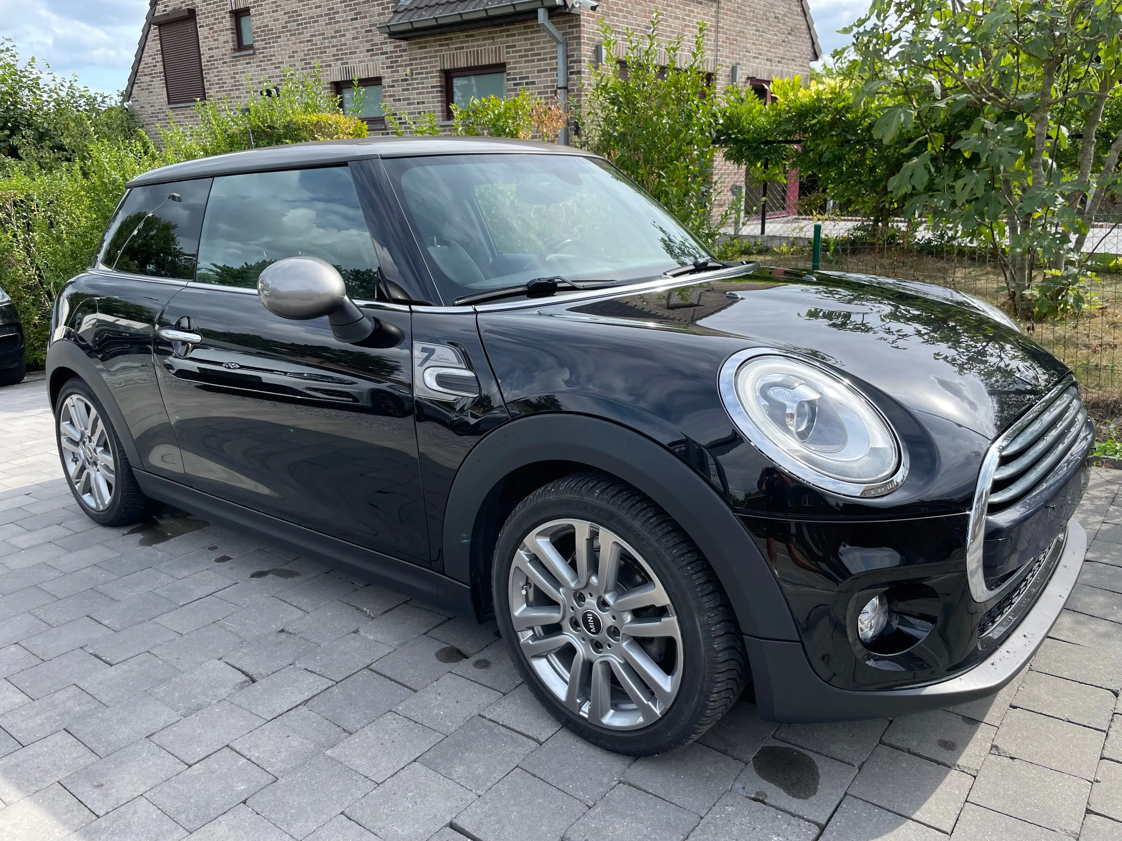 MINI Cooper D Mini 1.5 D COOPER 7 AUTOMAAT / 1/2LEDER/PANO-DAK/GPS/65237KM/EURO 6b