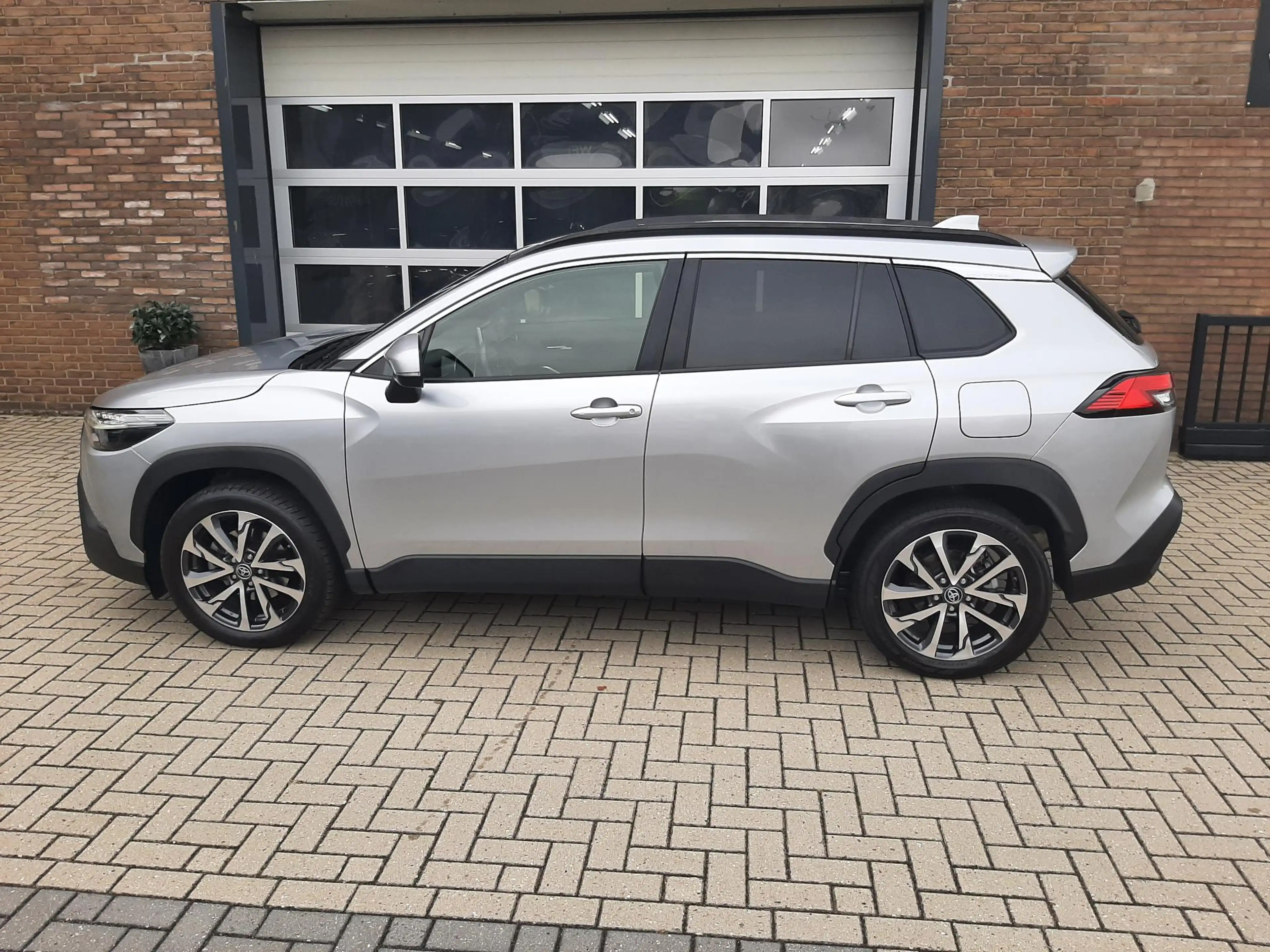 Toyota Corolla Cross 2.0 High Power Hybrid First Edition Trekhaak — photo 2