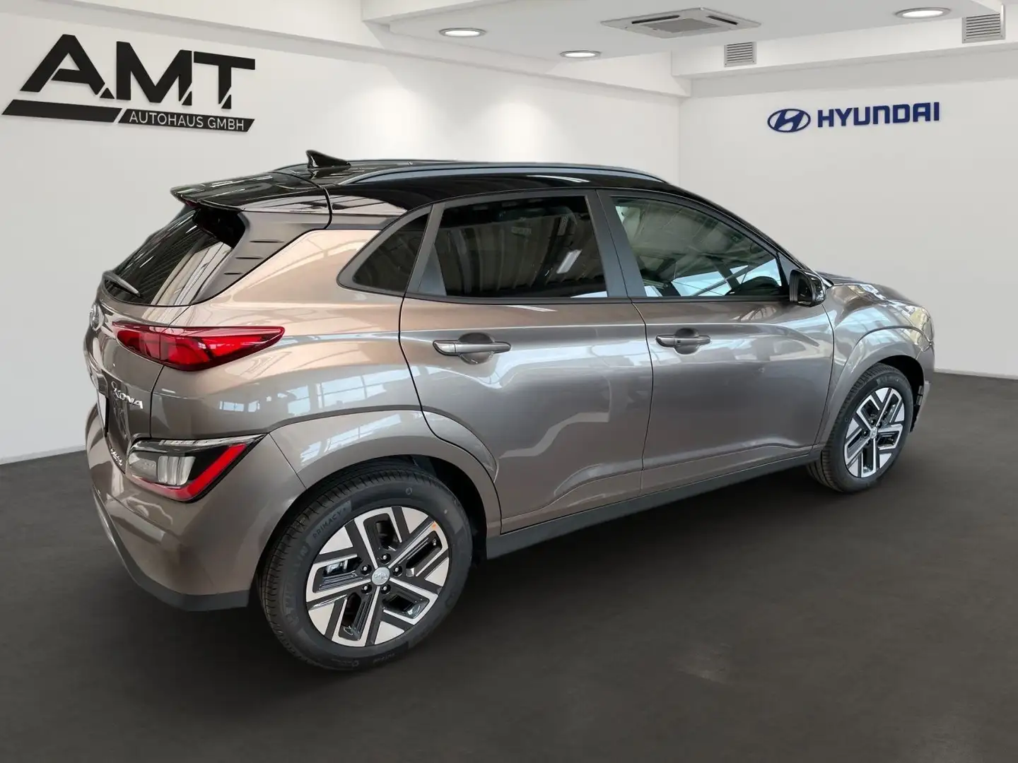 Hyundai KONA Trend / Elektro 2WD Autom/Klima/Headup Schwarz - 2