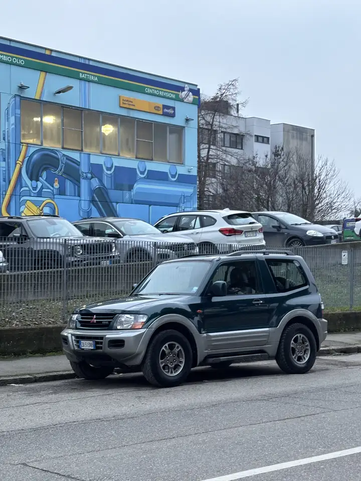 Mitsubishi Pajero 3.2 DiD - CRS a Libretto (veicolo Storico), foto 2