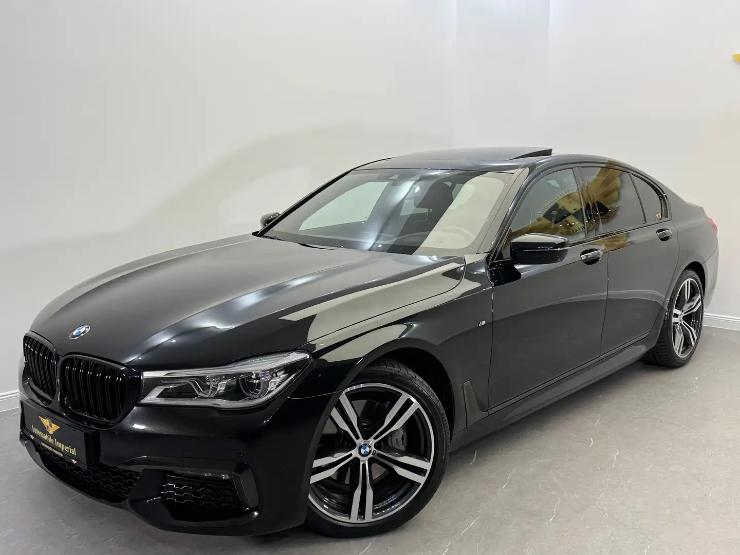 BMW 730 d xDrive Aut. // M-PAKET // GLASDACH // HEAD-UP // Schwarz - 2