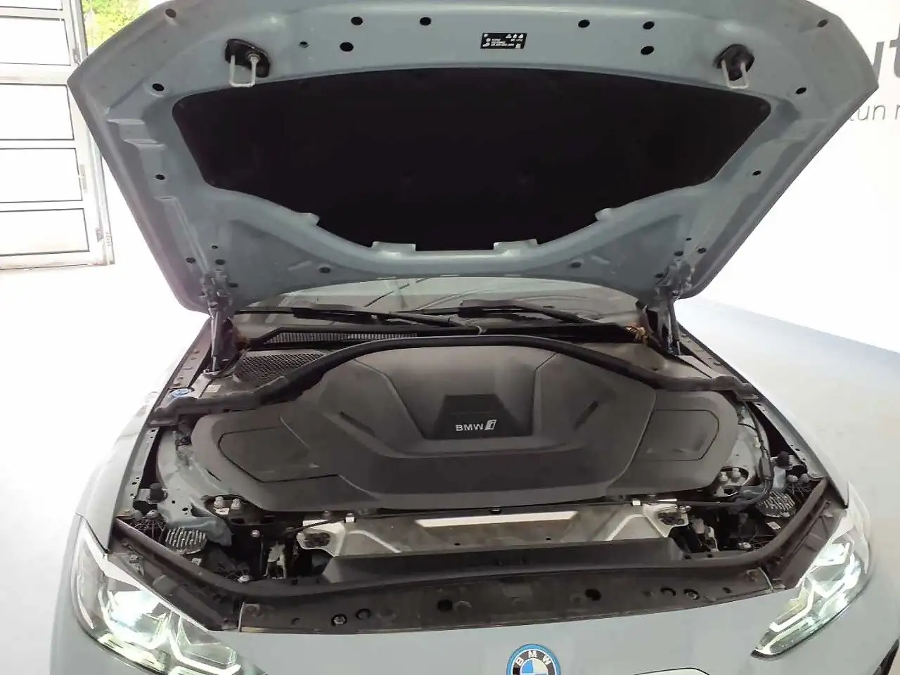 BMW i4 Gran Coupe eDrive40 80,7kWh M-Paket Wärmepumpe LE, миниатюра 19